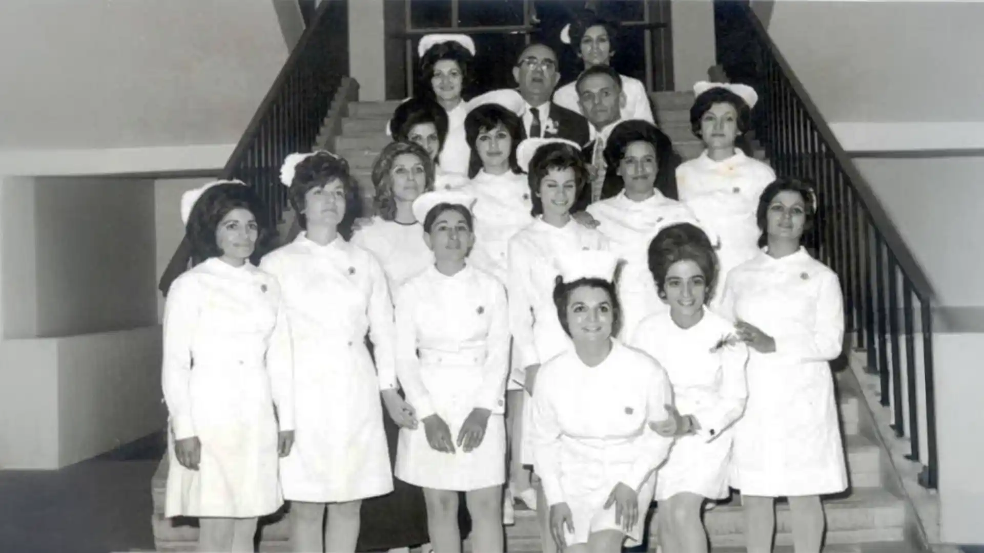 فارغالتحصیلان آموزشگاه عالی پرستاری شرکت نفت آبادان، سال ۱۳۳۰